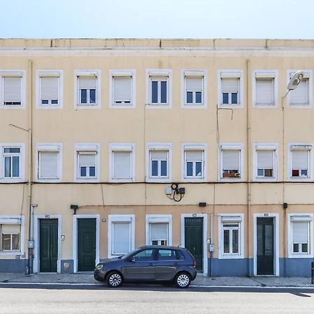 Vita Portucale ! Bright Campo Ourique W/ Terrace Lisbon Exterior photo