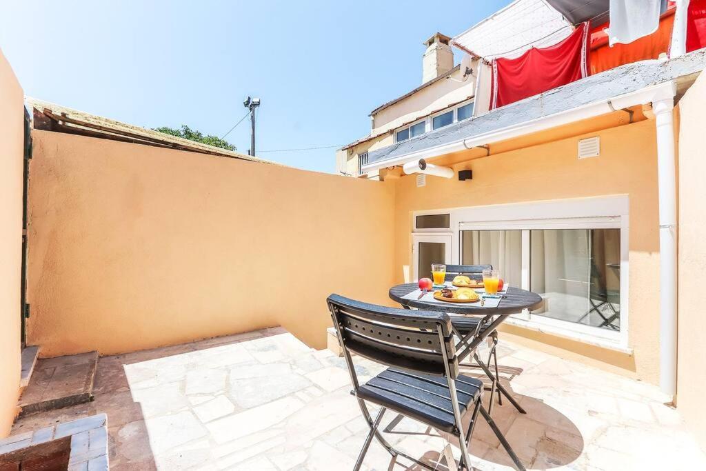Vita Portucale ! Bright Campo Ourique W/ Terrace Lisbon Exterior photo